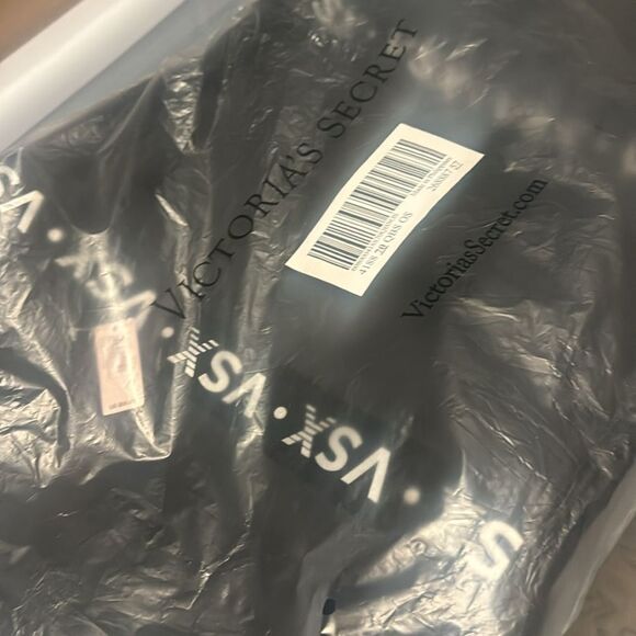 NWT VSX Duffle Bag Black & White Monogram - Picture 3 of 4